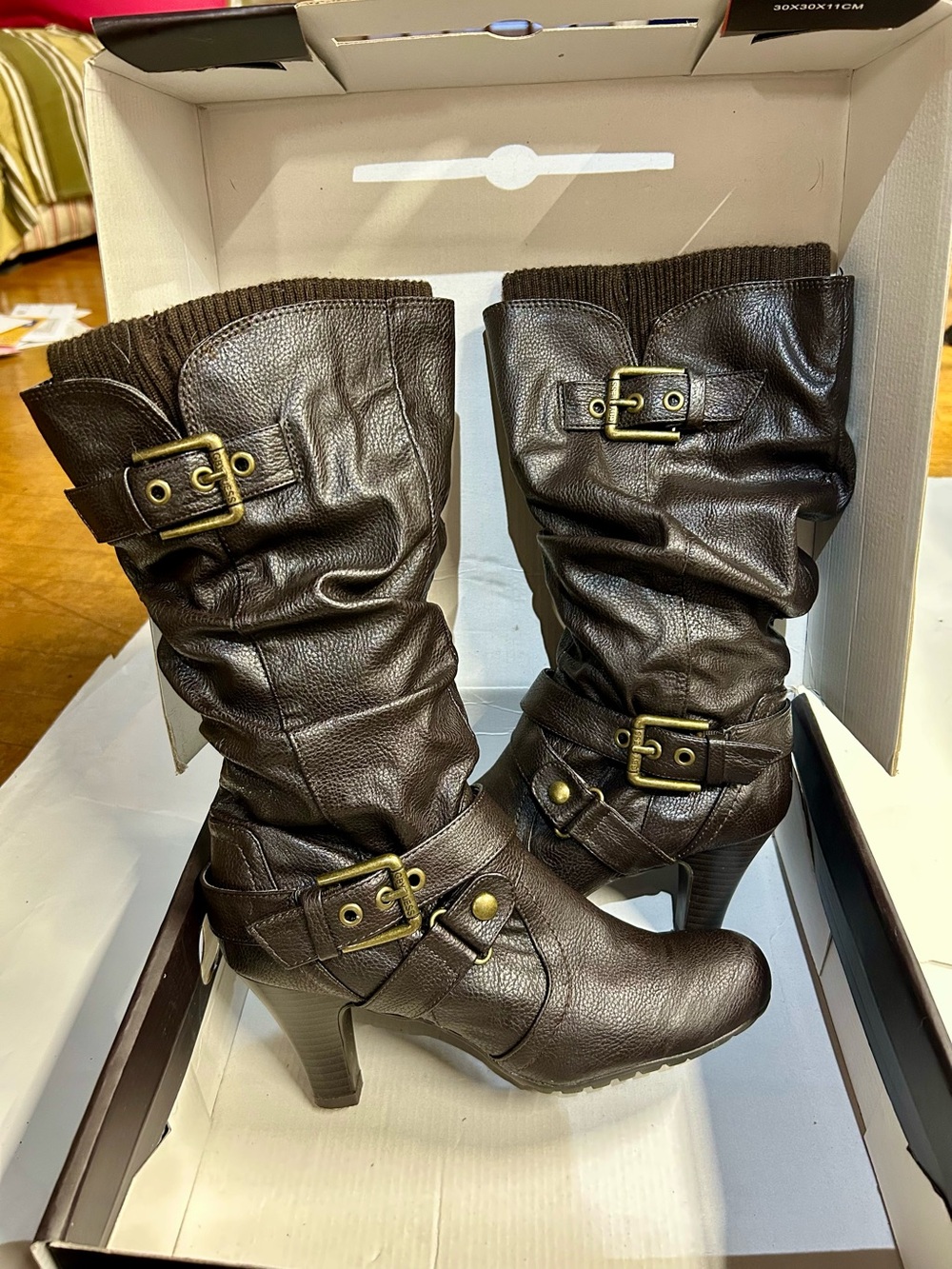 G by GUESS
Trinnie Dark Brown Boots Size 8.5 M
Slouch Buckle Knit Cuff Heeled